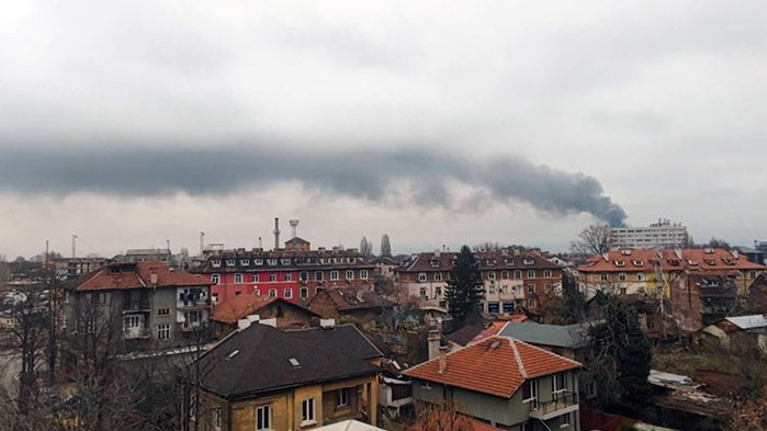 Пушек от горящи коли стресна софиянци