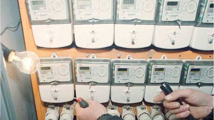 Компенсации от държавата има, но те стигат до младежите чак