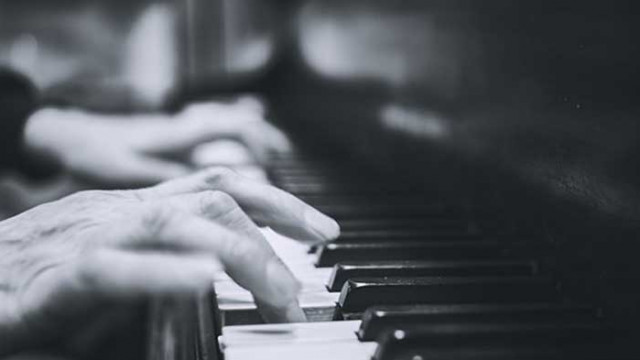 Свиренето на пиано оказва положително въздействие върху мозъка като подпомага