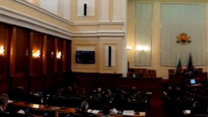 Партиите са в изборен режим, според политолога Страхил Делийски