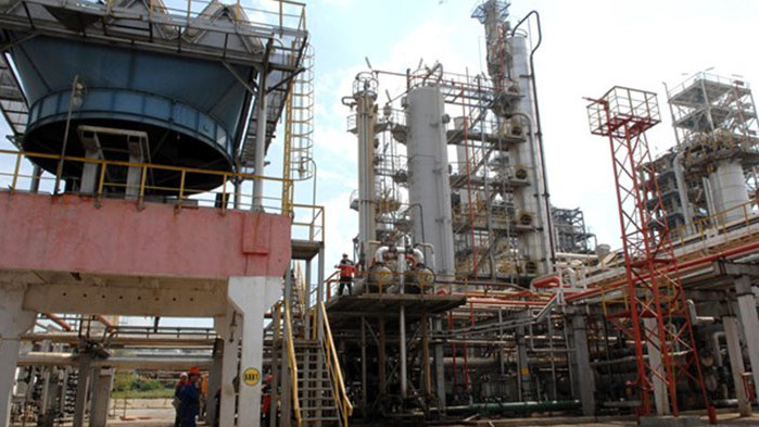 33% данък върху свръхпечалбите си да плащат нефтените компании. Това