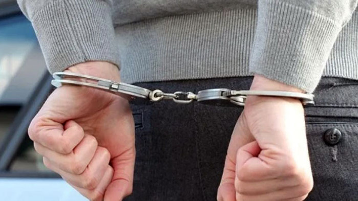 10 задържани за каналджийство