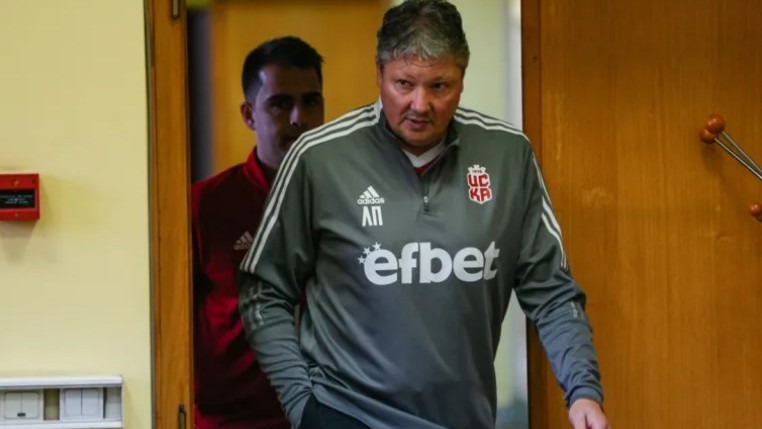 Любослав Пенев е хвърлил оставка и е пред раздяла с