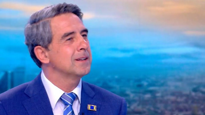 Президентът (2012-2017)  прогнозира, че за третия мандат Румен Радев ще