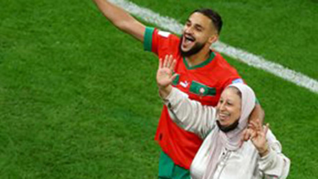 Треньорът на Мароко наредил майките на играчите да са до тях на световното