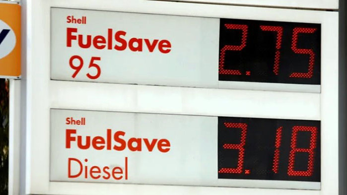 Цената на бензина е паднала надолу с около 20 стотинки,