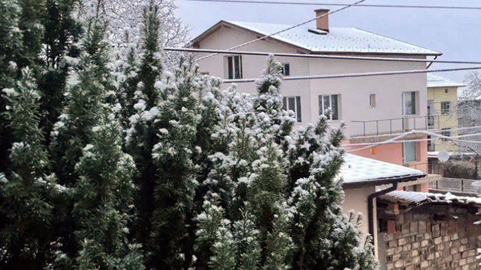 Днес със слаб, в Северна България умерен вятър от северозапад