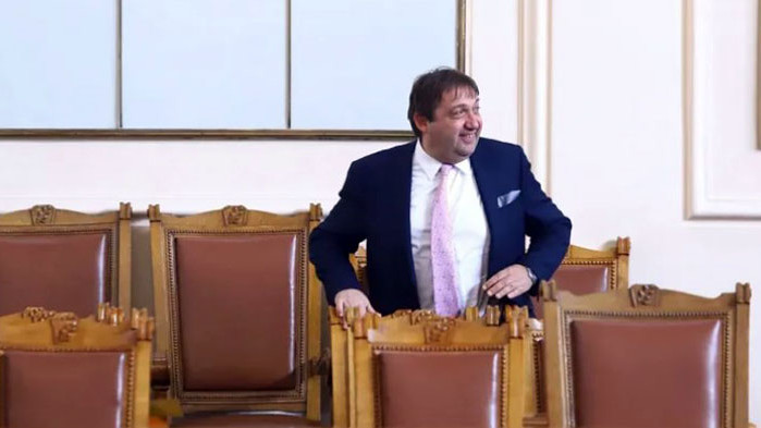 В момента много активно се завършват тунелите на Витиня“. Имам