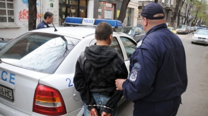 Двама 16-годишни младежи са задържани за побои в Сандански и