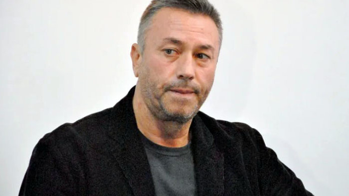 Локомотив София умува върху варианти за нов старши треньор, пише