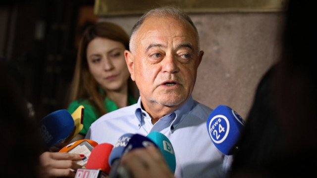 Лидерът на ДСБ Атанас Атанасов потвърди че Демократична България ще