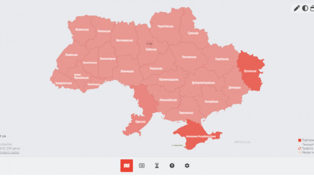 В повечето области в Украйна в петък сутринта бе обявена въздушна