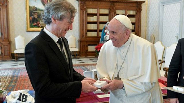 Премиерът на Словения Роберт Голоб посети Ватикана където беше приет