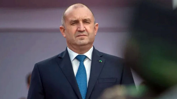 Президентът ще връчи втория мандат след Нова година. Това обяви Румен