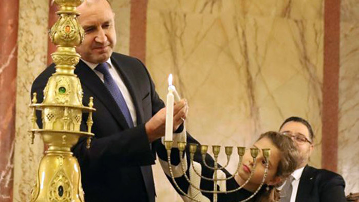 Румен Радев: Ханука носи надежда в днешното време на засилващо се противопоставяне