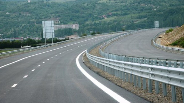 Движението по автомагистрала Струма в района на Делчево ще бъде