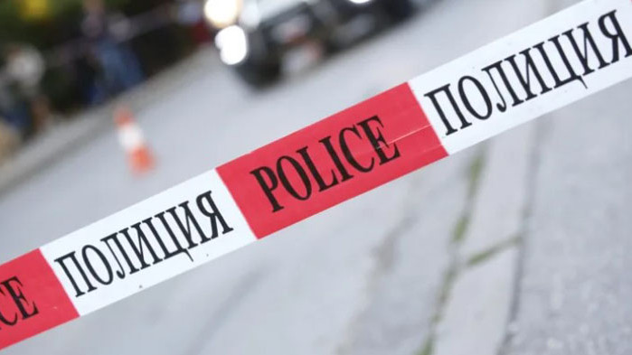 Полицайка е ранена при меле с колове и тръби в Асеновград