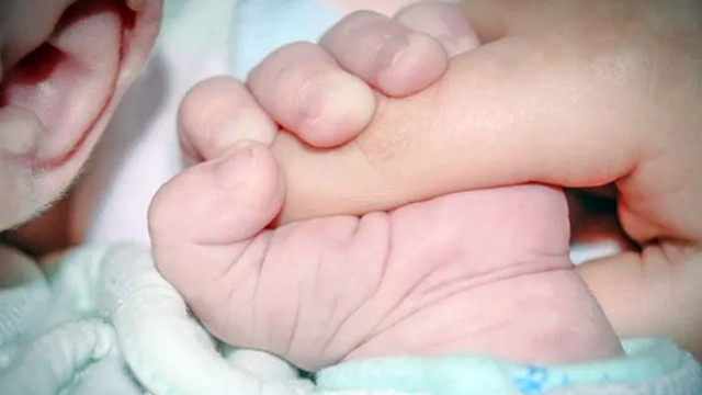 След размяната на бебета: Започват проверки в АГ болниците