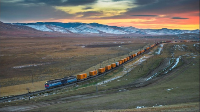 Узбекистан изпрати за първи път влак натоварен с мед към