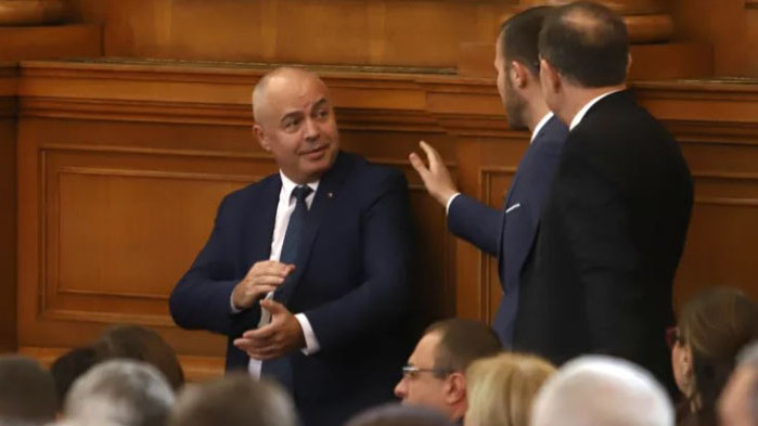 Разместване на програмата скара депутатите в зала. По предложение на