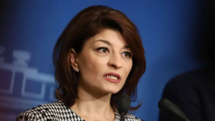 Десислава Атанасова: ПП са в делюзия!