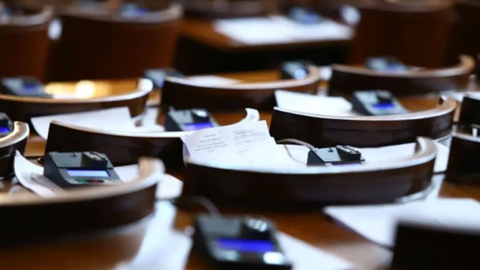 Лимитът за нов дълг догодина да се увеличи на 12