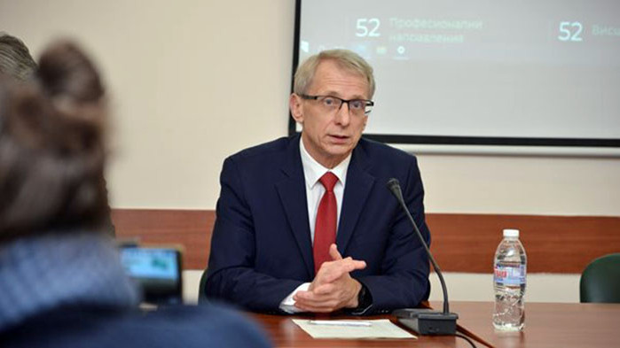 Започва срещата на Продължаваме промяната с партиите в НС за