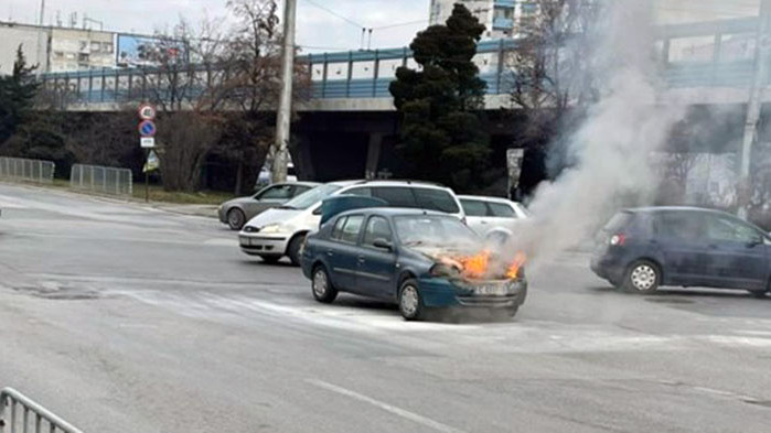 Автомобил се е запалил в столичния квартал Дружба 1 около
