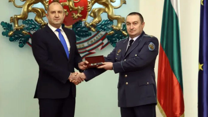 Румен Радев удостои полковник Ганецовски със звание „бригаден генерал“