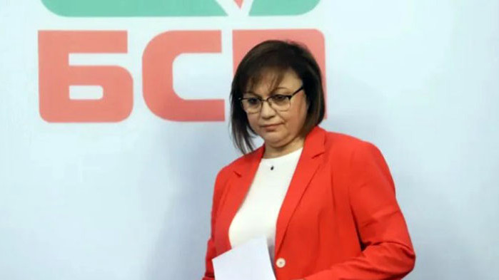 Корнелия Нинова критикува Румен Радев, направил коледен подарък на войнолюбците