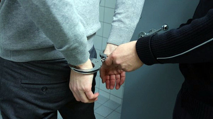 Столичните полицаи задържаха 36-годишен мъж по подозрение за насилие над