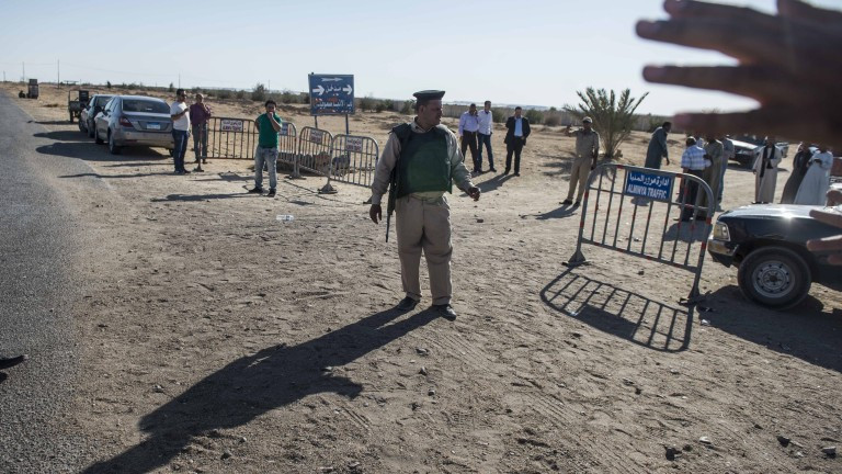 Трима полицаи са убити, а четирима са ранени в петък