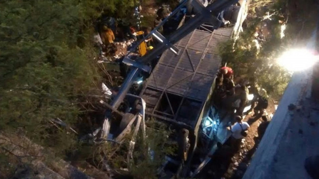 Автобус падна в пропаст в Боливия