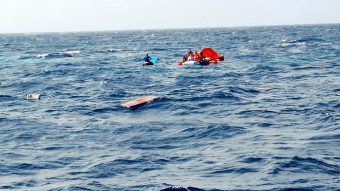 Двама мигранти загинаха, а други 200 бяха спасени в събота, когато