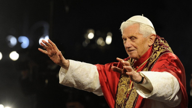 Бившият папа Бенедикт XVI почина на 95 годишна възраст на 31