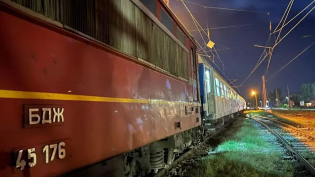 Дефектирали силови кабели са причинили пожара във влака Варна София вчера