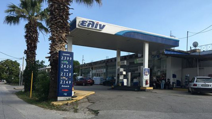 43 процента спад в продажбите на бензин и дизел отчитат