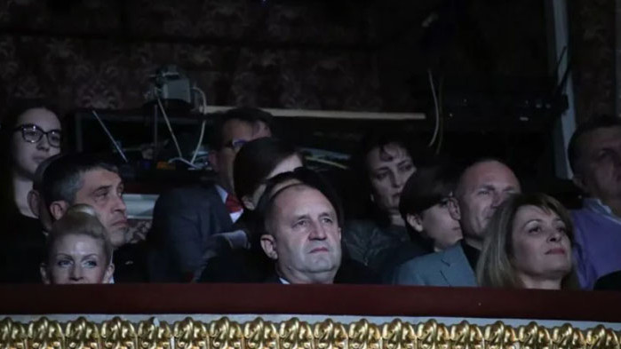 Аз говорих с дъщеря ми за тази раздухвана истерия за