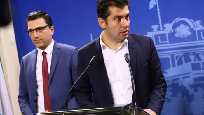 Георг Георгиев разкри семейните назначения на депутат от ПП