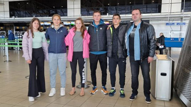 Пет български тенис таланти заминаха днес за участие на първия