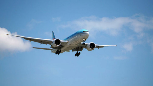 Самолет на нискобюджетния превозвач Джетстар Jetstar направи аварийно кацане в