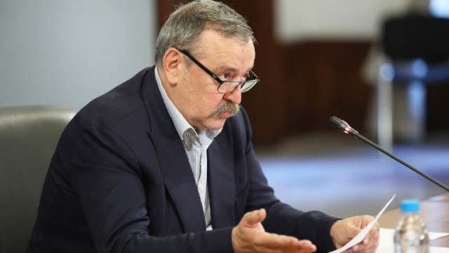 Предишното редовно правителство на кабинета Петков възложи на група добри