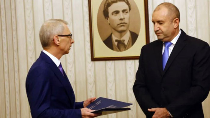 Започна срещата между президента Румен Радев и представители на Продължаваме