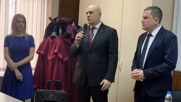 Трима прокурори от Районна прокуратура – Перник и председателят на