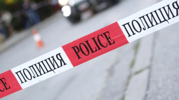 Опитаха да пренесат над 6 кг марихуана в кутии с коледни лакомства
