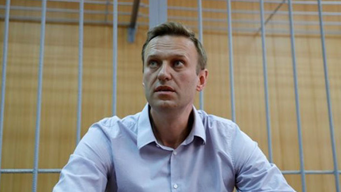 Излежаващият присъда руски дисидент Алексей Навални съобщи, че отново е