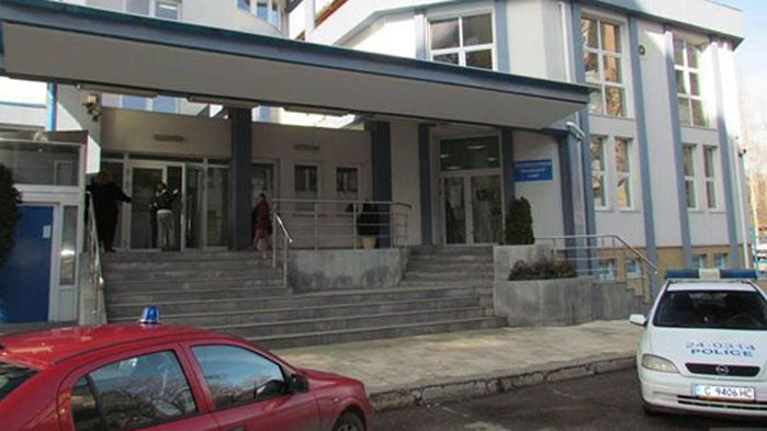 Втори пострадал при стрелбата по сградата на районното в София