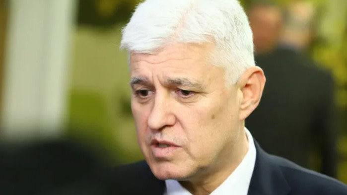 Служебният военен министър срещу идеите на ПП и ДБ да вземат службите от Радев
