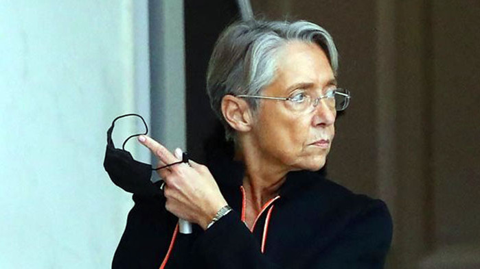 Французите ще работят с две години повече, преди да се