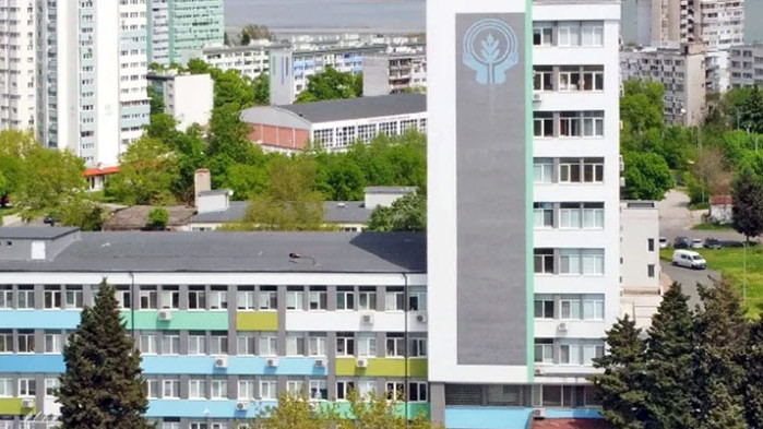 Детето, чиито роднини твърдят, че е било върнато от три